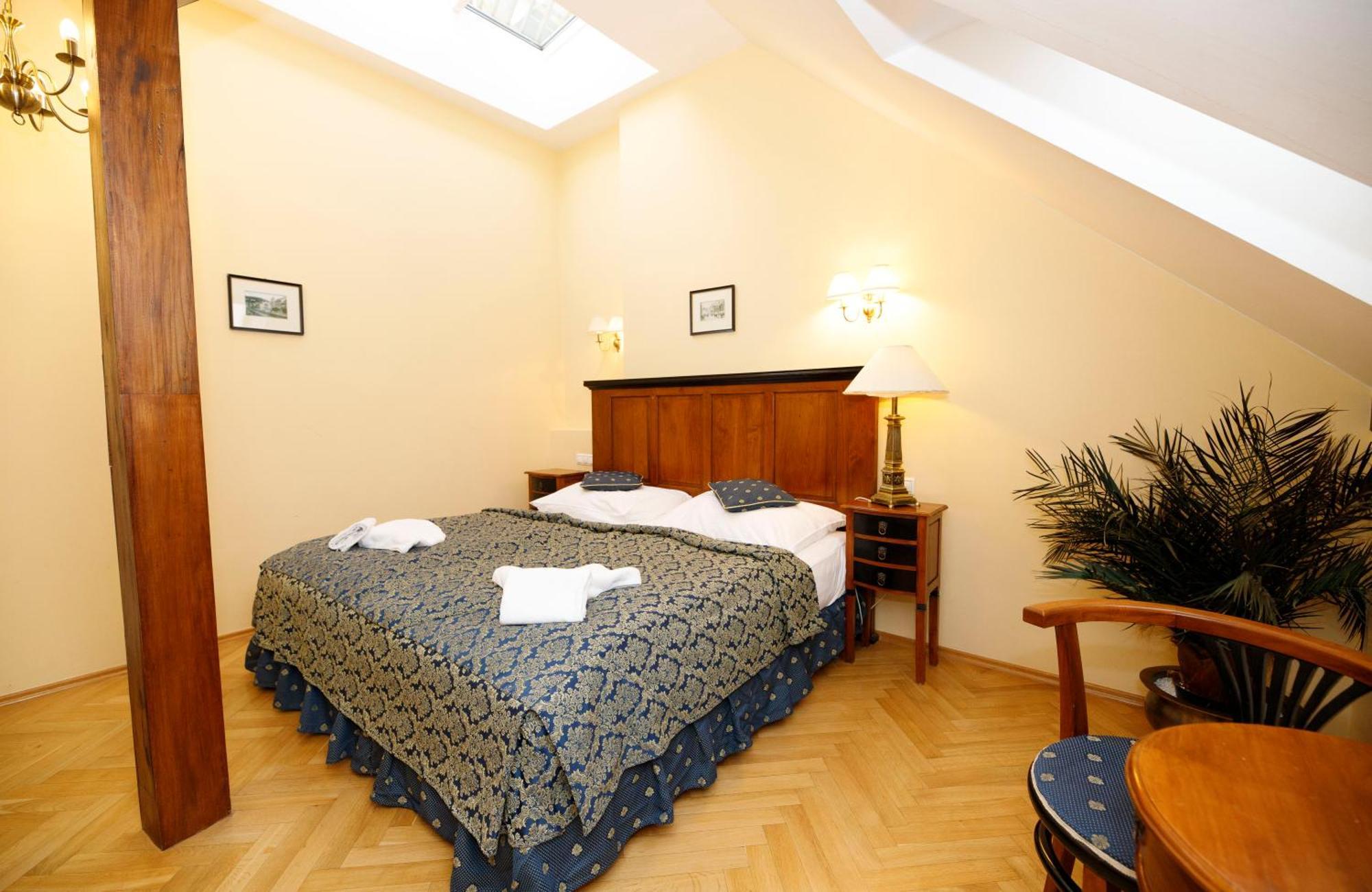 Salvator Hotel Karlsbad Rum bild