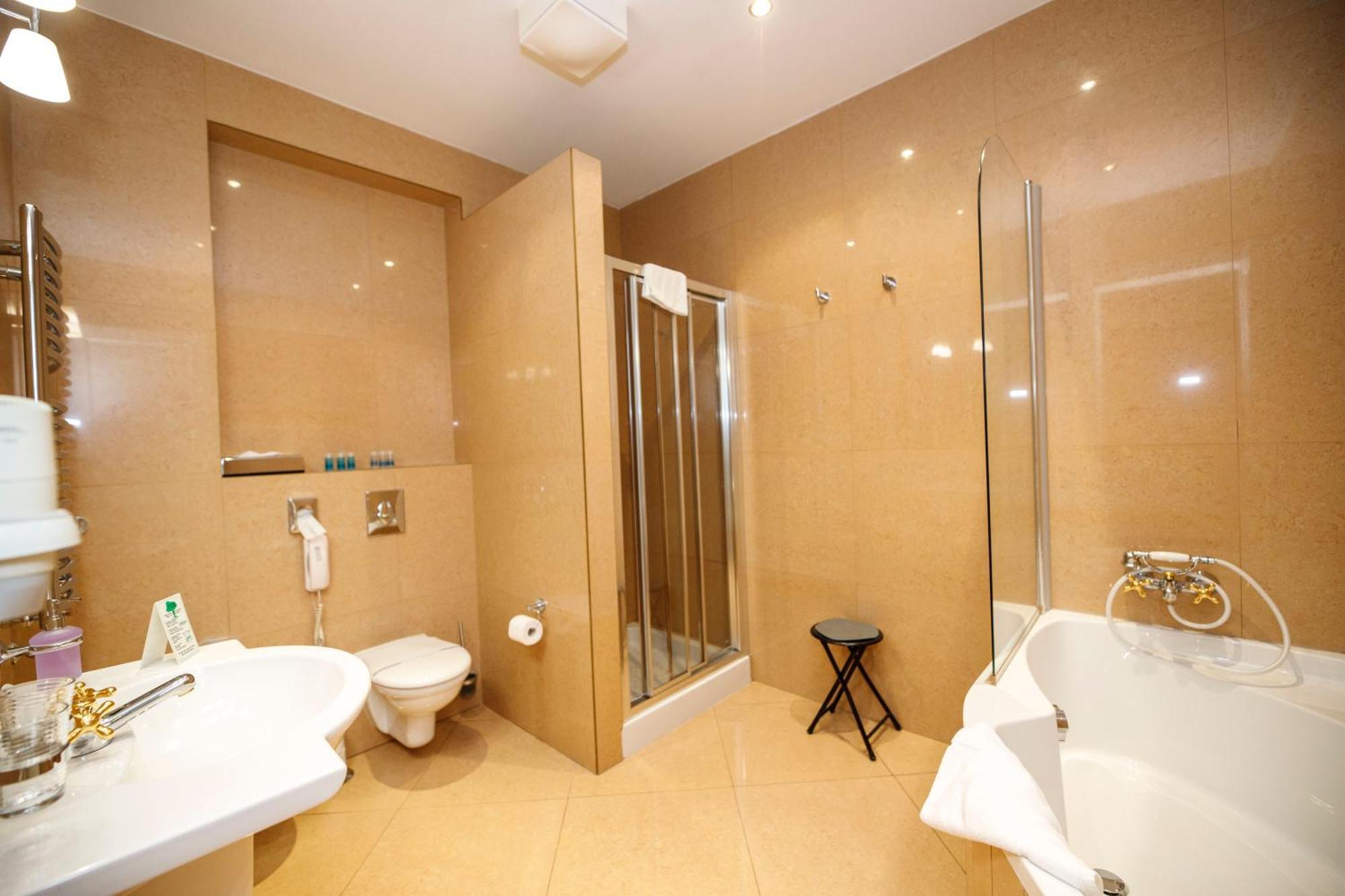Salvator Hotel Karlsbad Rum bild